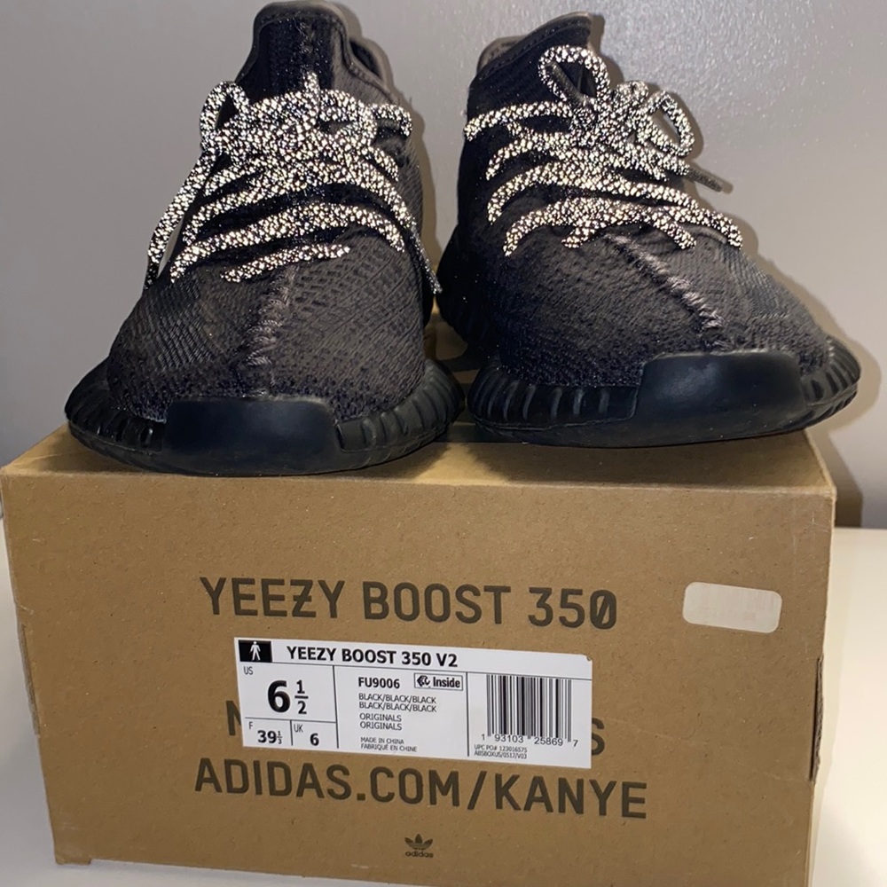 Yeezy boots 350 V2; FU9006; Black